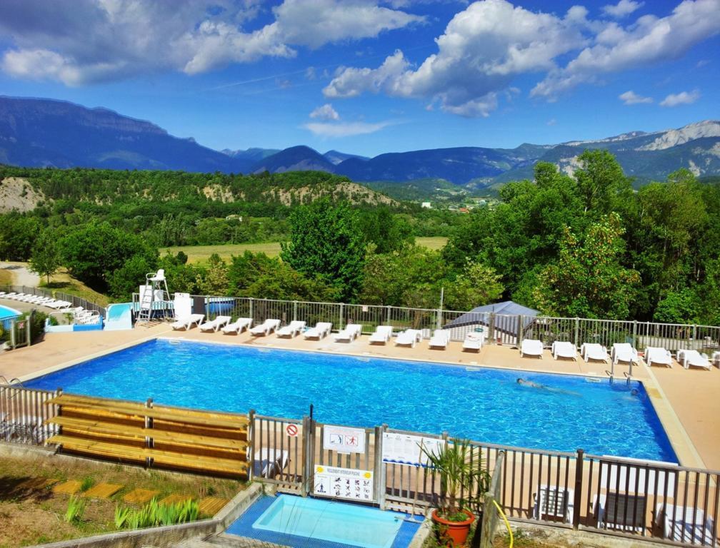 Camping Le Couriou Recoubeau-Jansac Zewnętrze zdjęcie