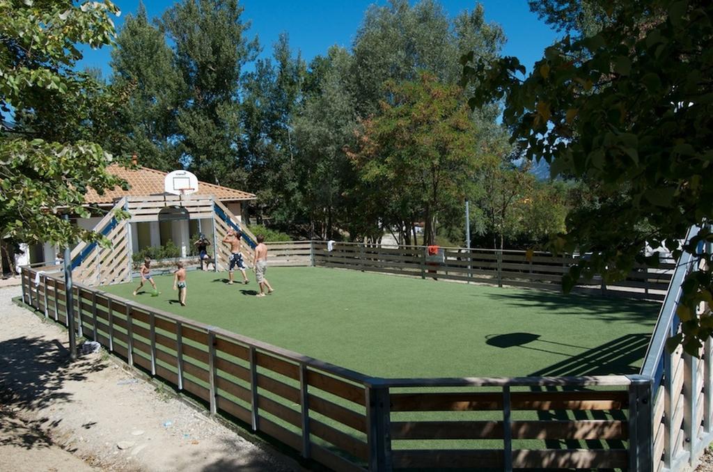 Camping Le Couriou Recoubeau-Jansac Zewnętrze zdjęcie